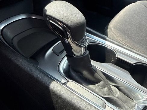 Used 2022 Chevrolet Malibu LT FWD image 9