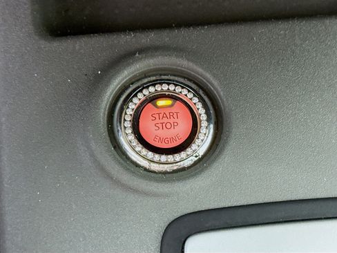 Used 2020 Nissan Frontier SV image 21