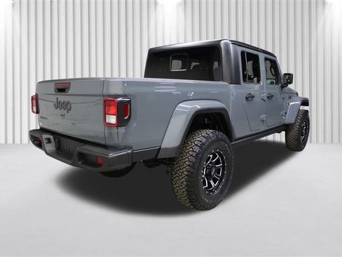 New 2025 Jeep Gladiator Sport image 3