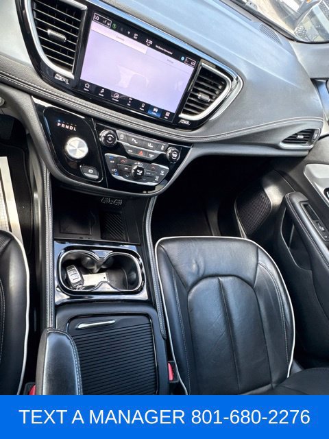 Used 2025 Chrysler Pacifica Limited FWD image 19
