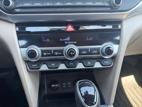 Used 2020 Hyundai Elantra SEL FWD image 37