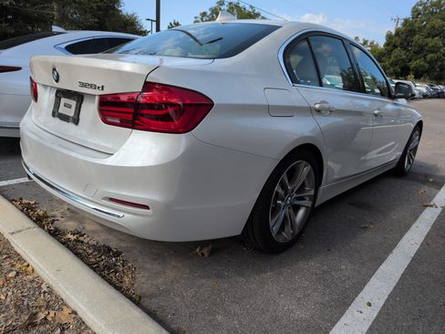 Used 2018 BMW 328d Sedan w/ Premium Package RWD image 3