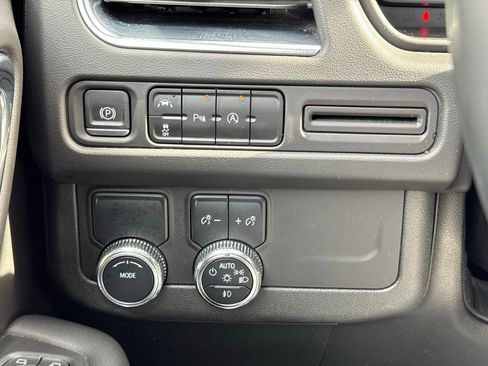 Used 2023 GMC Yukon SLT image 28