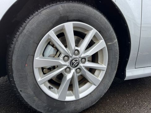 Used 2025 Toyota Camry LE image 29