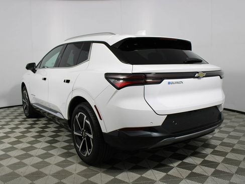 Used 2025 Chevrolet Equinox EV LT w/ Convenience Package image 28