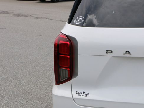 Used 2022 Hyundai Palisade SEL w/ 8P Bench Seat Package FWD image 6