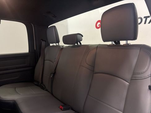 Used 2022 RAM 2500 Tradesman w/ Chrome Appearance Group image 11