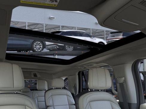 New 2026 Lincoln Navigator Reserve image 22