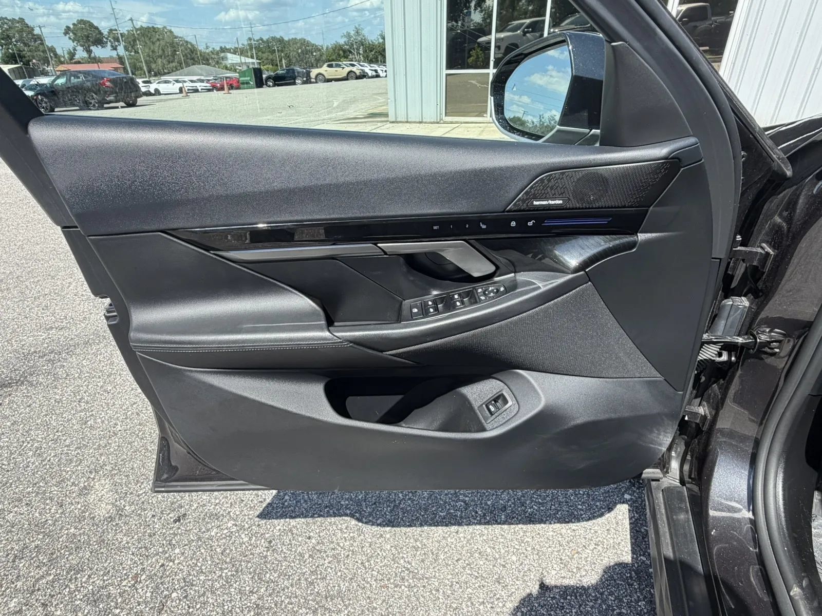 Used 2025 BMW 530i RWD image 15