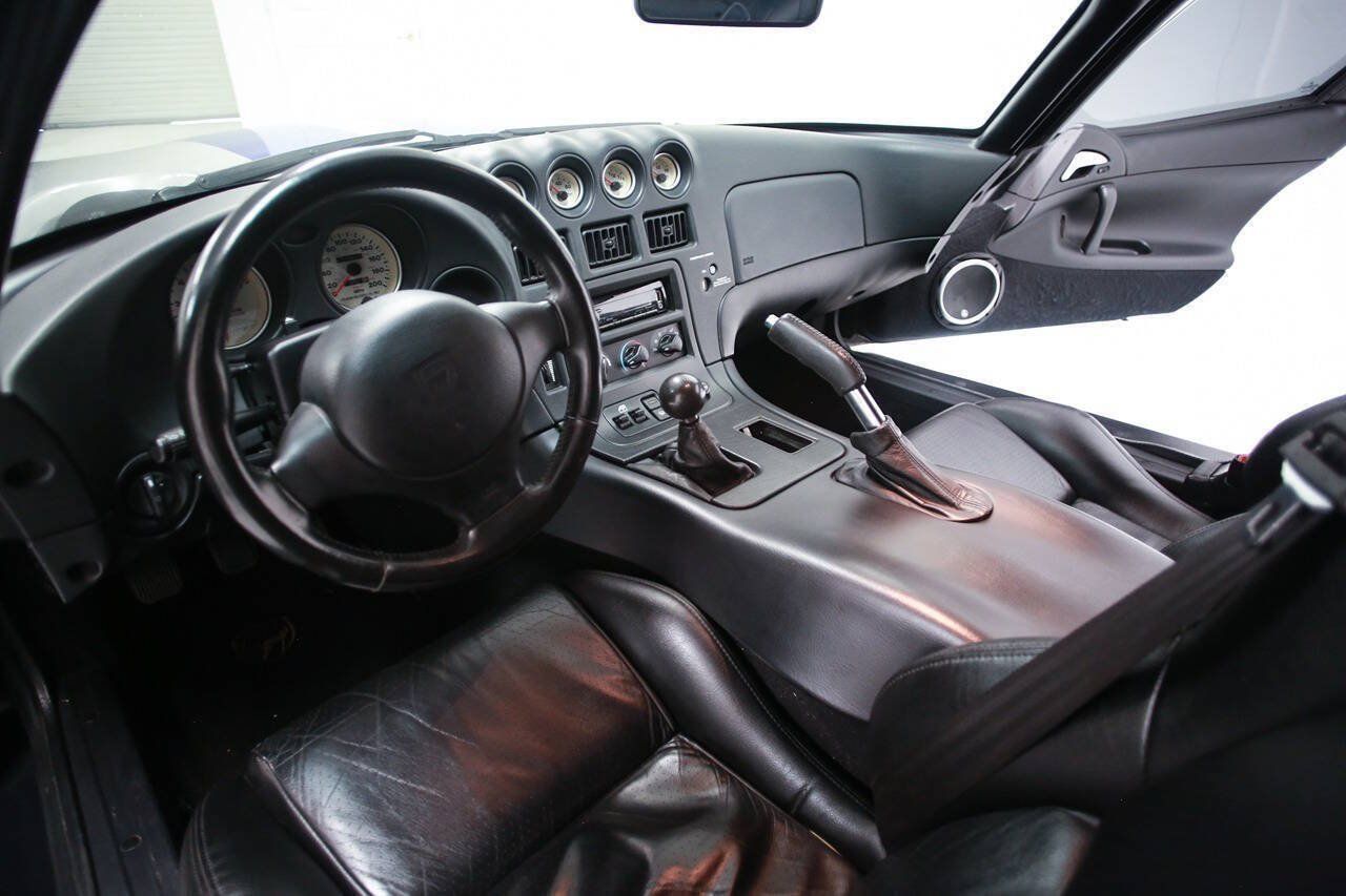 Used 1999 Dodge Viper GTS RWD image 16