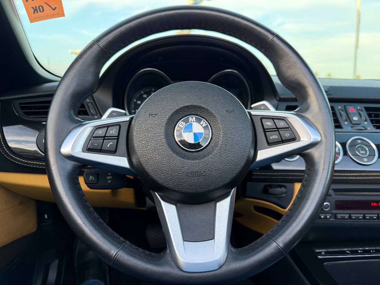 Used 2012 BMW Z4 sDrive28i w/ Exclusive Citrus Yellow Pkg RWD image 16