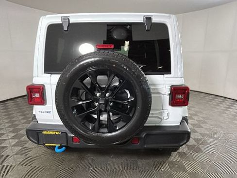 Used 2024 Jeep Wrangler Unlimited Sahara AWD/4WD image 4