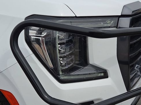 Used 2024 GMC Yukon AT4 AWD/4WD image 9