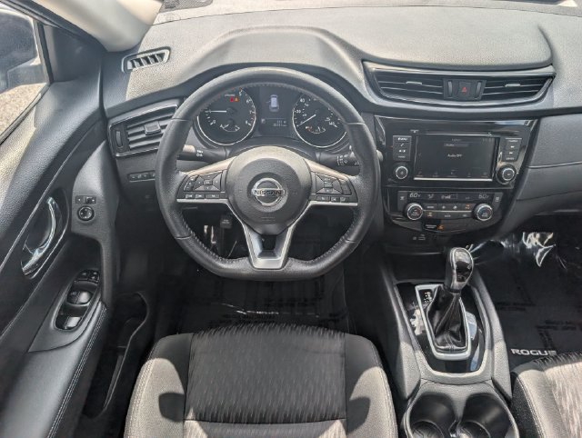 Used 2018 Nissan Rogue SV AWD/4WD image 17