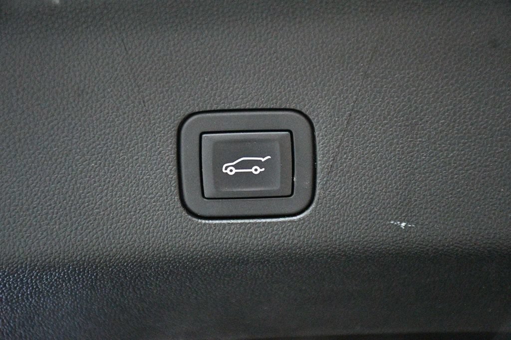 Used 2024 GMC Yukon XL Denali AWD/4WD image 82