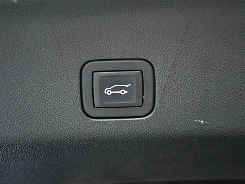 Used 2024 GMC Yukon XL Denali AWD/4WD image 82