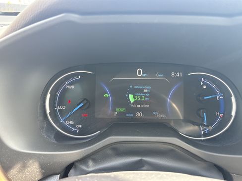 Used 2025 Toyota RAV4 LE AWD/4WD image 6