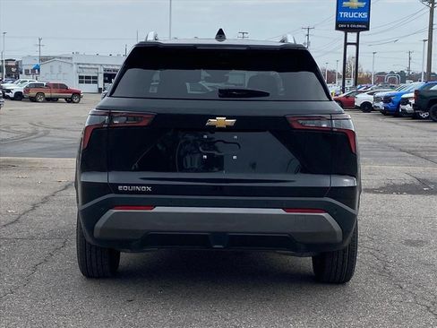 New 2026 Chevrolet Equinox LT w/ Convenience Package II FWD image 4
