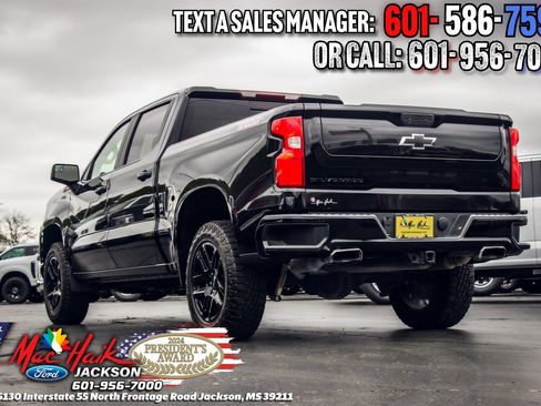 Used 2021 Chevrolet Silverado 1500 LT Trail Boss w/ Convenience Package II image 5