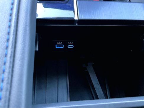 Used 2024 Toyota Sequoia Platinum image 28