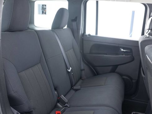 Used 2012 Jeep Liberty Sport AWD/4WD image 31