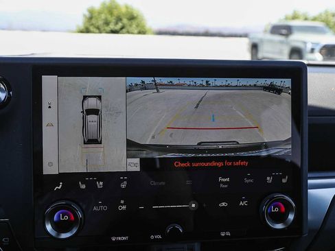 Used 2026 Lexus GX 550 w/ Cold Area Package AWD/4WD image 10
