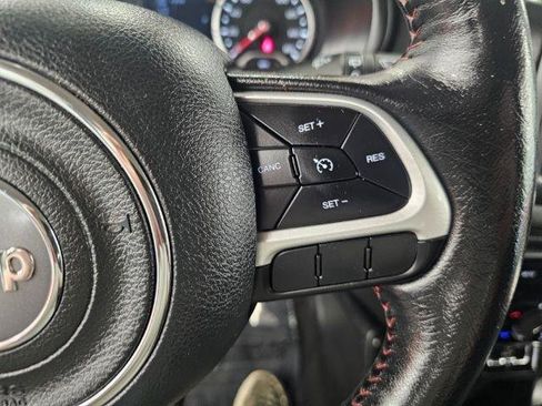 Used 2019 Jeep Renegade Trailhawk w/ Cold Weather Group II image 12