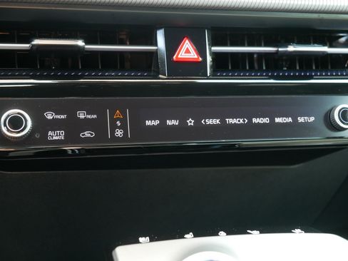 Certified 2024 Kia EV6 GT-Line AWD/4WD image 23