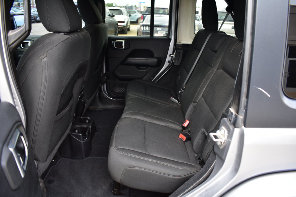 Used 2020 Jeep Wrangler Unlimited Sahara AWD/4WD image 23
