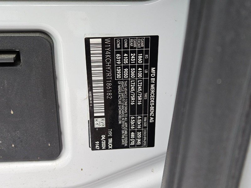 Used 2024 Mercedes-Benz Sprinter 2500 image 18