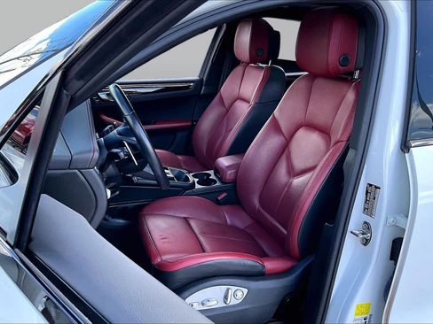 Used 2022 Porsche Macan S AWD/4WD image 8