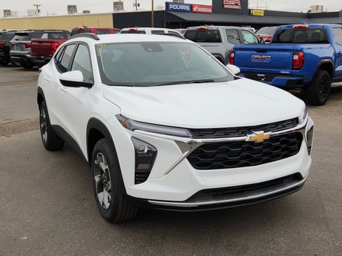 New 2026 Chevrolet Trax LT w/ Driver Confidence Package image 6