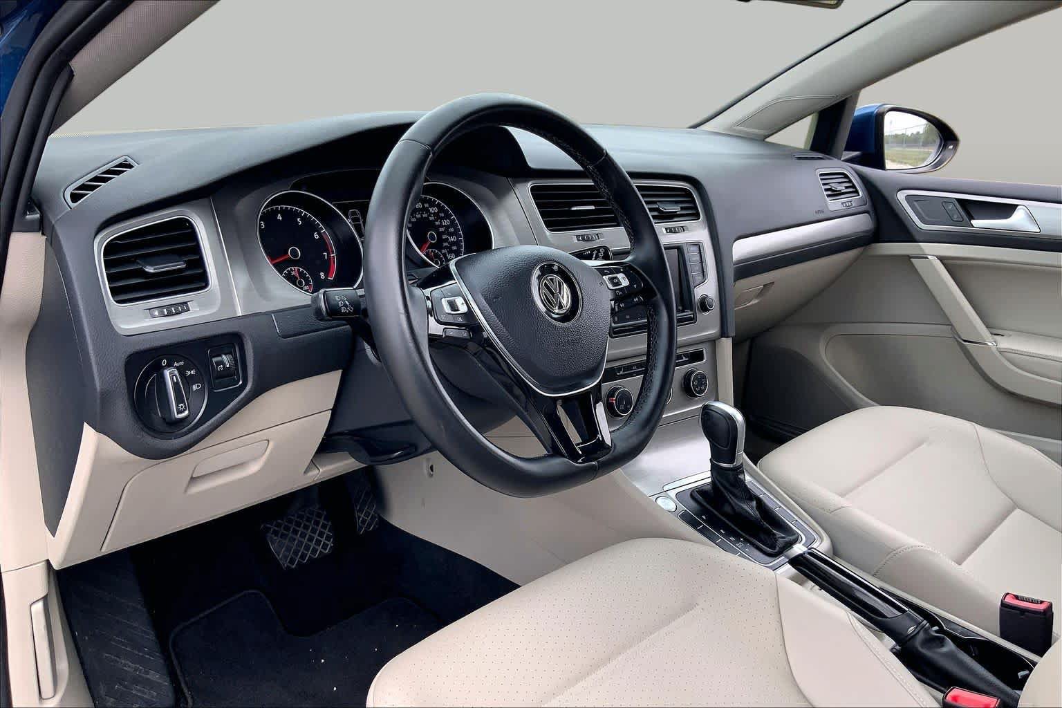 Used 2017 Volkswagen Golf Wolfsburg Edition FWD image 17