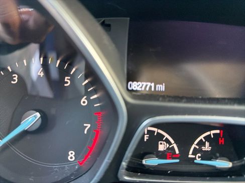 Used 2017 Ford Escape SE image 3