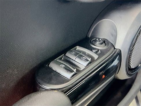 Used 2016 MINI Cooper S image 17