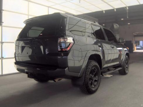 Used 2021 Toyota 4Runner SR5 Premium w/ Moonroof Package RWD image 2