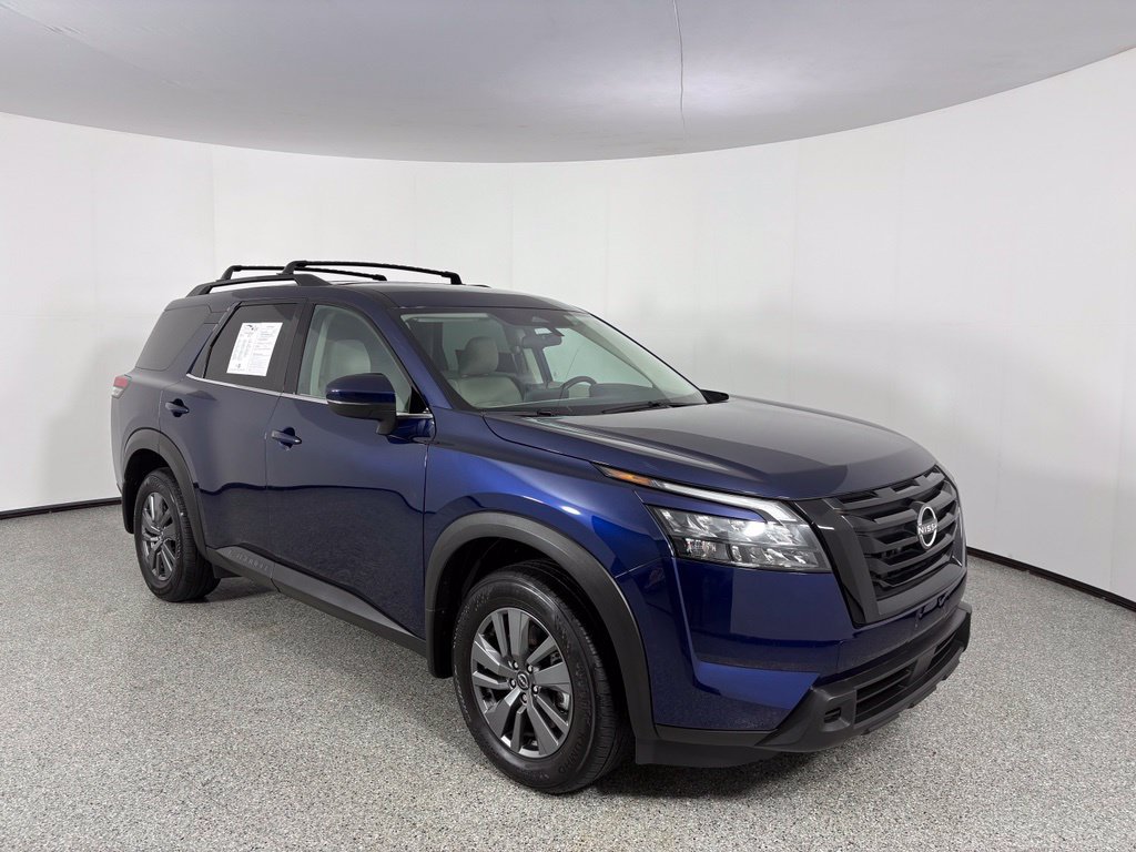 Used 2025 Nissan Pathfinder SV w/ Black Appearance Package AWD/4WD image 9