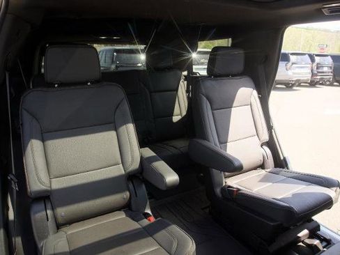 Used 2024 Chevrolet Tahoe High Country AWD/4WD image 28