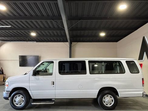 Used 2012 Ford E-350 and Econoline 350 XLT RWD image 4