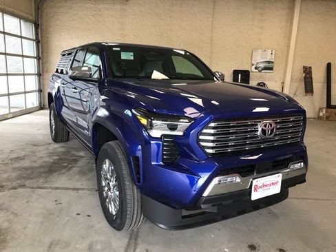 Certified 2025 Toyota Tacoma Limited AWD/4WD image 5