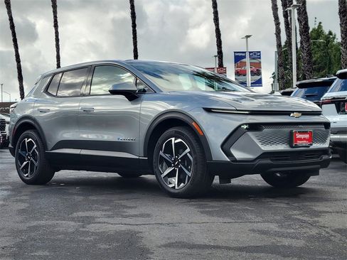 New 2026 Chevrolet Equinox EV LT image 24