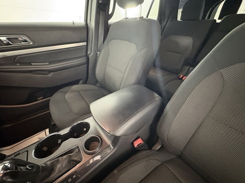 Used 2019 Ford Explorer XLT w/ Equipment Group 201A image 31