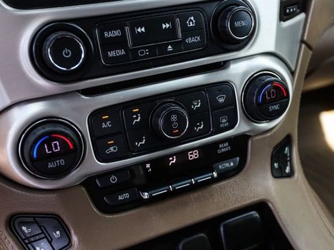 Used 2019 GMC Yukon SLT w/ Open Road Package image 17