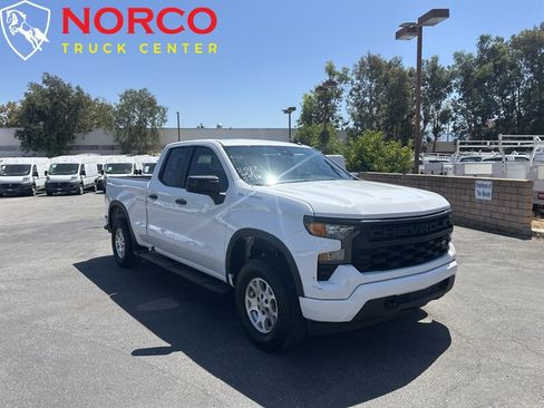 Used 2023 Chevrolet Silverado 1500 Custom RWD image 2