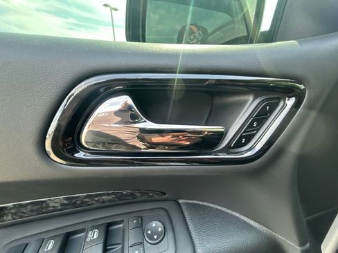 Used 2025 Dodge Durango SRT Hellcat AWD/4WD image 17