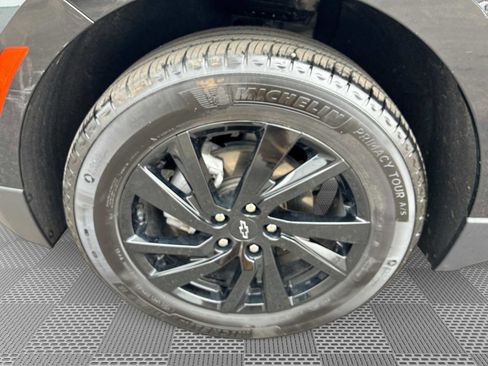 Used 2024 Chevrolet Equinox LS w/ LS Convenience Package image 32