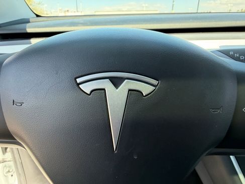 Used 2020 Tesla Model Y Long Range AWD/4WD image 12