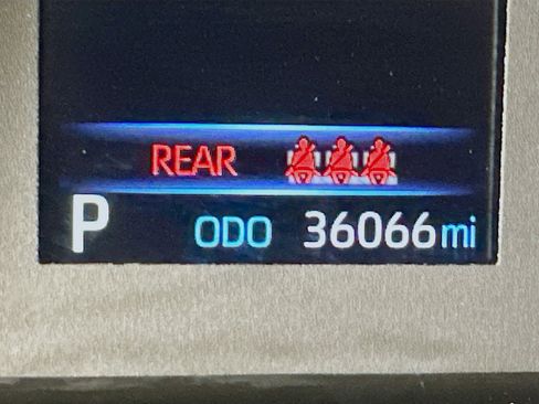 Used 2024 Toyota Corolla LE image 18