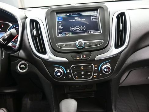 Used 2023 Chevrolet Equinox LT FWD image 10