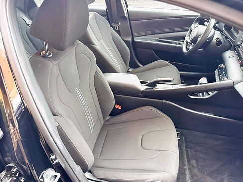 Used 2025 Hyundai Elantra Sport image 16